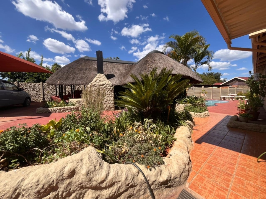 3 Bedroom Property for Sale in Geelhoutpark North West